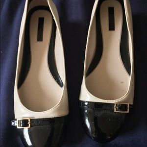 *** FINAL SALE****. Bandolino flats